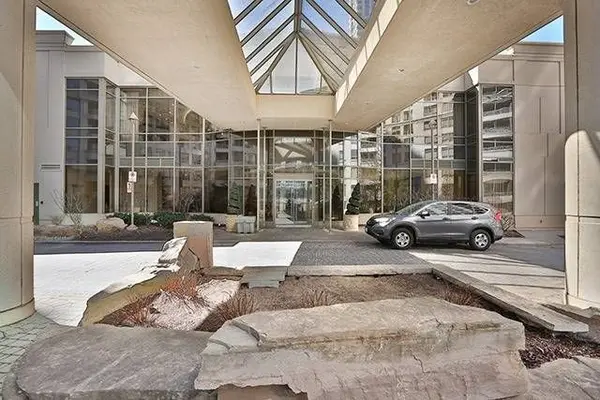 3880 Duke of York BLVD #2601, Mississauga, ON L5B 4M7
