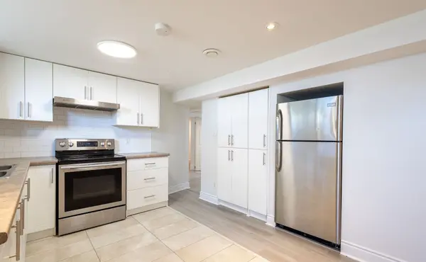 322 Third Line #LOWER, Oakville, ON L6L 4A4