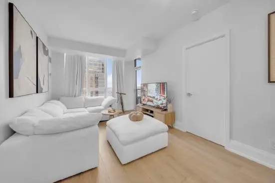 25 Viking LN #1647, Toronto W08, ON M9B 0A1