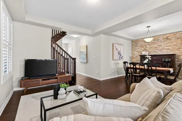 446 Grey LNDG, Milton, ON L9E 0B3