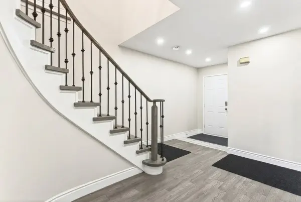 735 Constellation DR, Mississauga, ON L5R 2V7