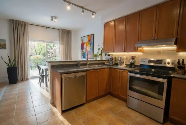 491 Pettit TRL, Milton, ON L9T 6N9