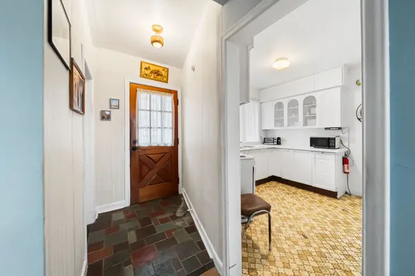 30 Rambert CRES, Toronto W01, ON M6S 1E6