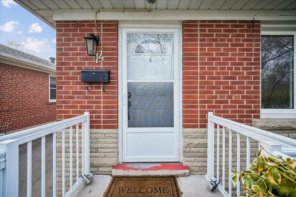 14 Cavell AVE, Toronto W06, ON M8V 1P2
