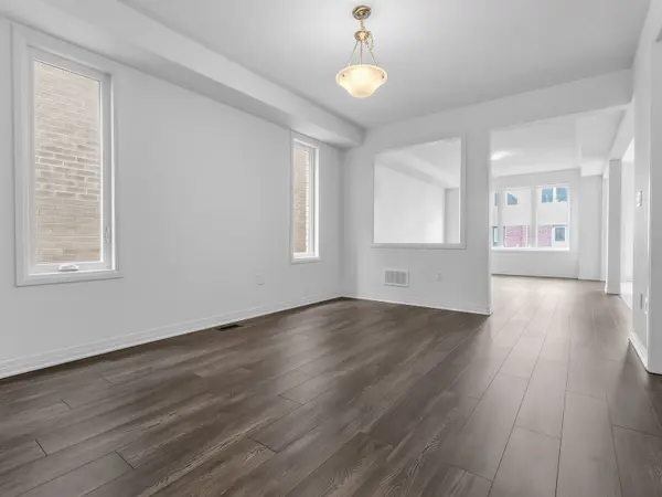 6 Guildhouse DR, Brampton, ON L7A 4W5