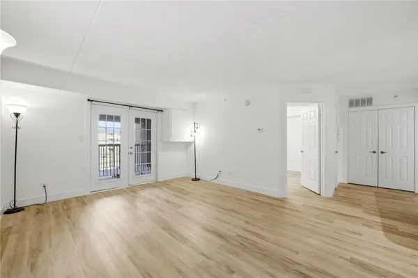 1411 Walkers Line #308, Burlington, ON L7M 4P5