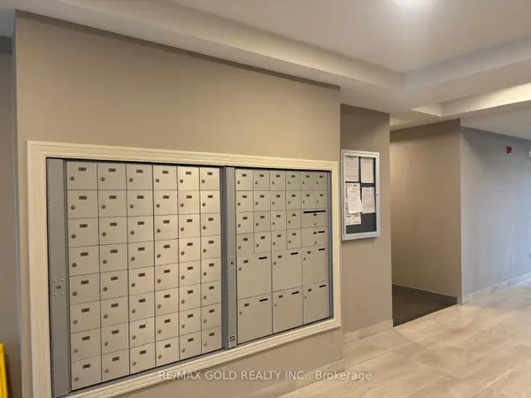 58 Sky Harbour DR #206, Brampton, ON L6Y 6J1