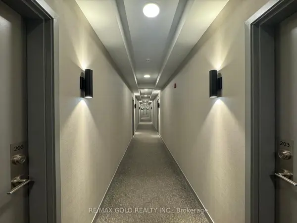 58 Sky Harbour DR #206, Brampton, ON L6Y 6J1