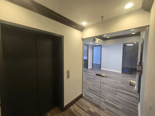 5025 Orbitor DR #3/300, Mississauga, ON L4W 4Y5