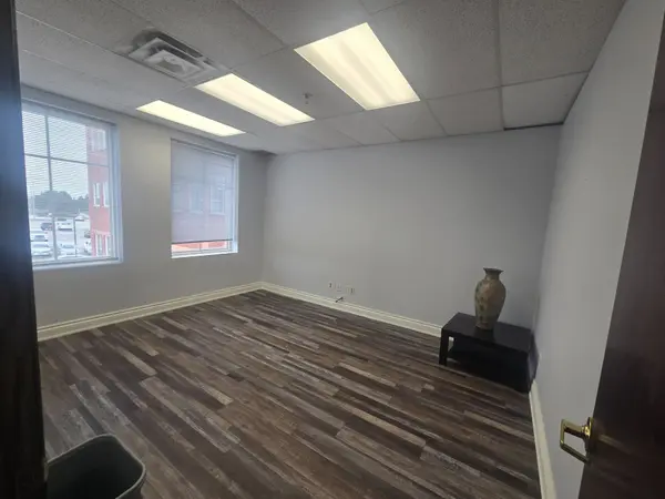 5025 Orbitor DR #3/300, Mississauga, ON L4W 4Y5