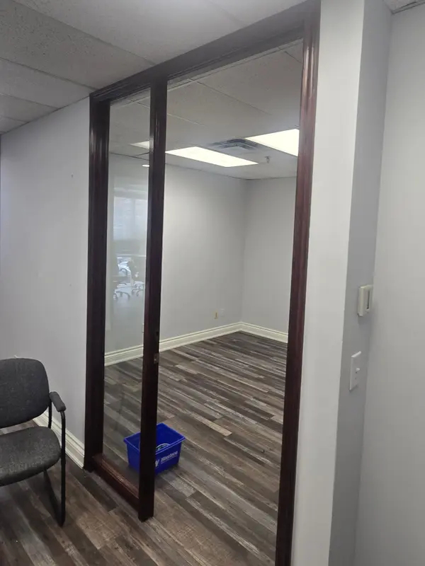 5025 Orbitor DR #3/300, Mississauga, ON L4W 4Y5