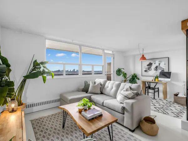 541 Blackthorn AVE #1210, Toronto W03, ON M6M 5A6