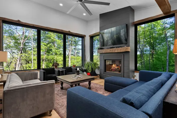 25 Natures WAY, Huntsville, ON P1H 0B4