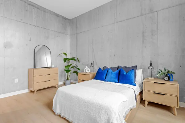 101 Champagne AVE S, Dows Lake - Civic Hospital And Area, ON K1S 4P3