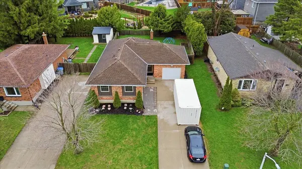 105 Gibson CRES, Lucan Biddulph, ON N0M 2J0