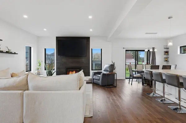 53 McNeil ST, Strathroy-caradoc, ON N0L 1W0