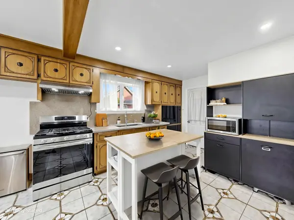 48 Christopher DR, Cambridge, ON N1R 4R6