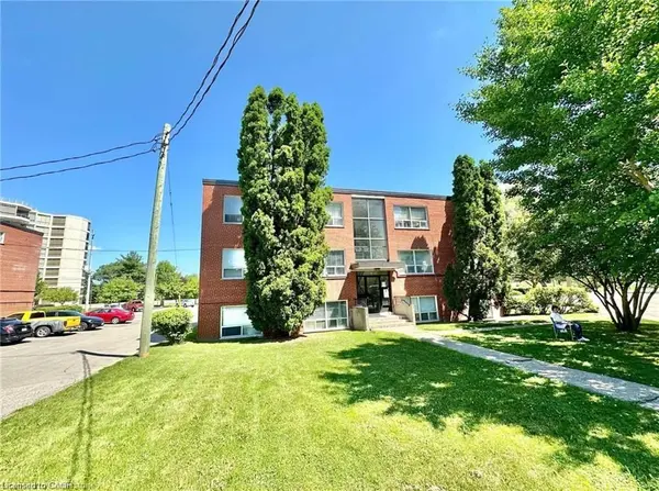 37 Mericourt RD #303, Hamilton, ON L8S 2N5
