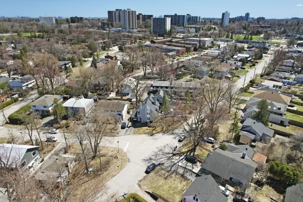 72 Scrivens ST, Britannia - Lincoln Heights And Area, ON K2B 6H1