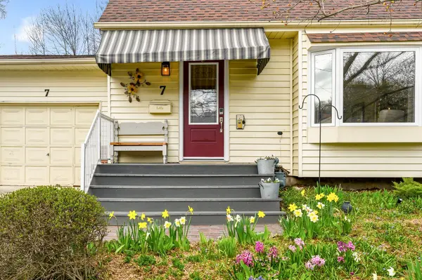 7 Central Park AVE, Hamilton, ON L9H 2M5