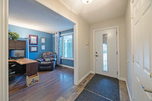 94 Queen ST, Thames Centre, ON N0L 1G2