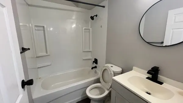 871 ADELAIDE ST N #305, London East, ON N5Y 2M2