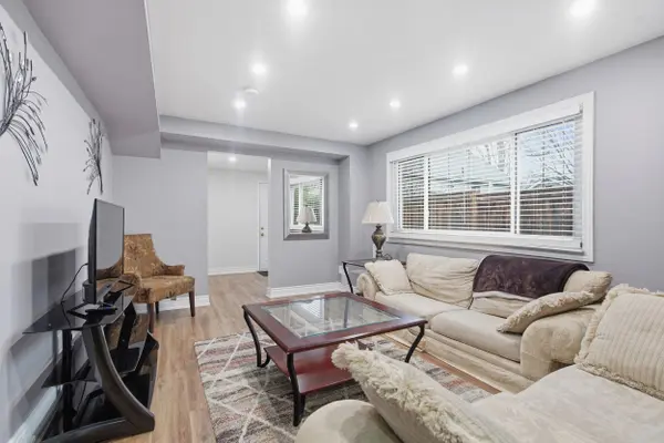 24 Appel ST, London East, ON N5Y 1P9