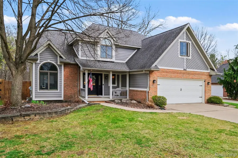 2228 Lost Creek DR, Clayton Charter Township, MI 48433