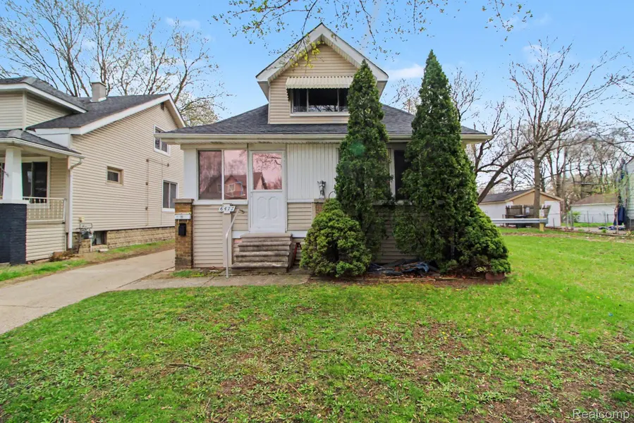 6477 Westpoint ST, Taylor, MI 48180