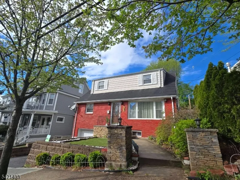 54 Austin St, Ridgefield Park Village, NJ 07660