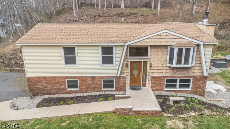 4 Rocky Way, Hampton Twp., NJ 07860