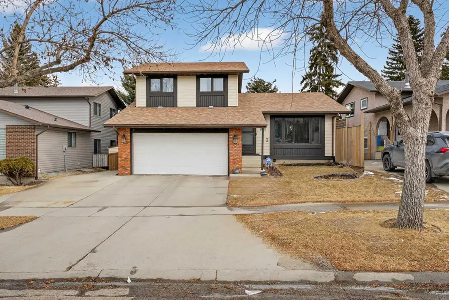 1480 Berkley DR NW, Calgary, AB T3k 1T8
