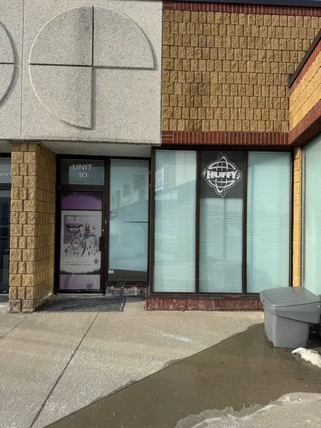 1260 Journey's End CIR #10, Newmarket, ON L3Y 8Z7