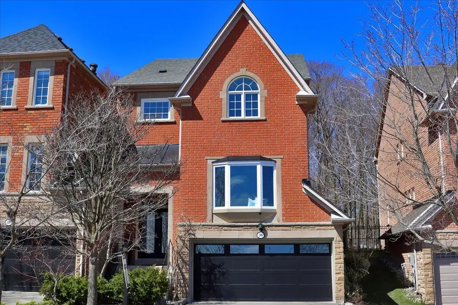 38 Carriage House CT, Richmond Hill, ON L4E 4V3