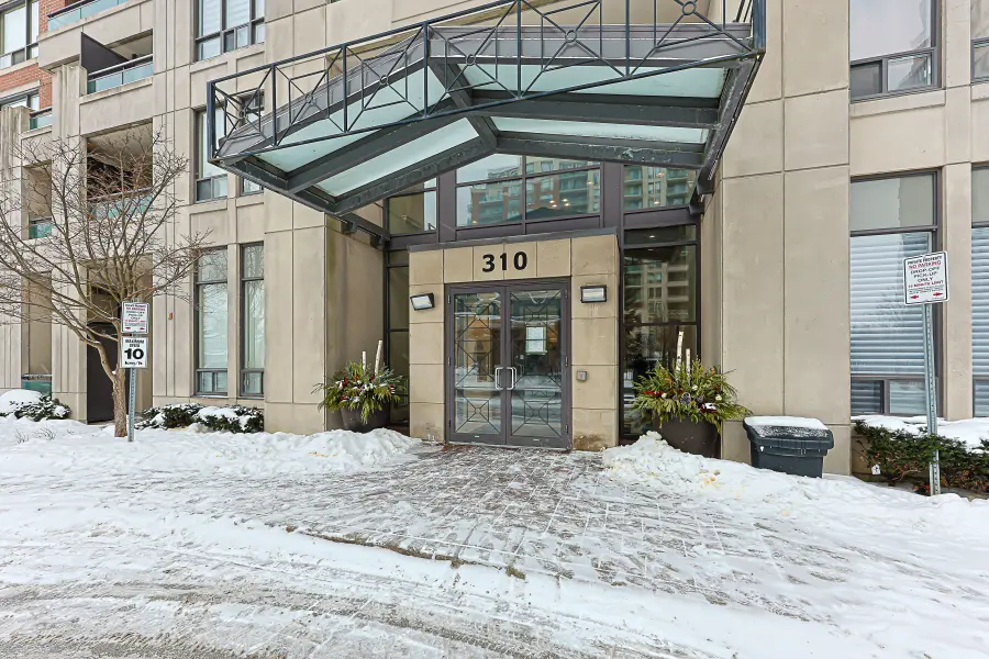 310 Red Maple RD #211, Richmond Hill, ON L4C 0T7