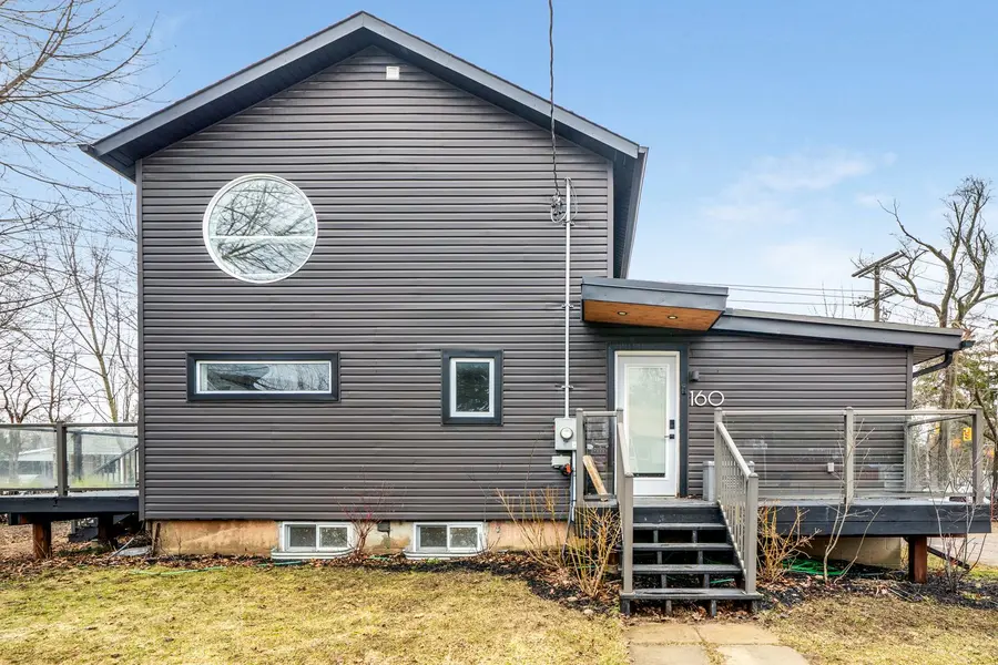 160 Duckworth ST, Barrie, ON L4M 3W4