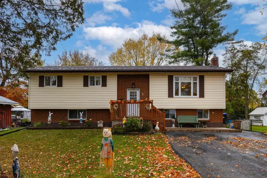 1 Bush ST, Severn, ON L0K 1E0