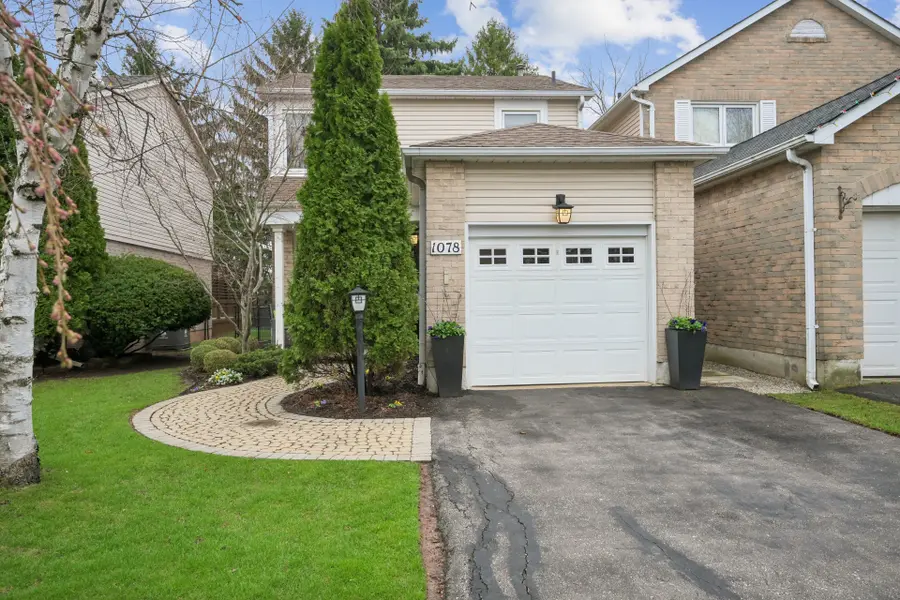 1078 Montgomery DR, Oakville, ON L6M 1G1