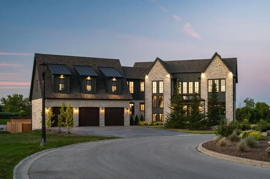 9861 Glendon DR #202, Middlesex Centre, ON N0L 1R0