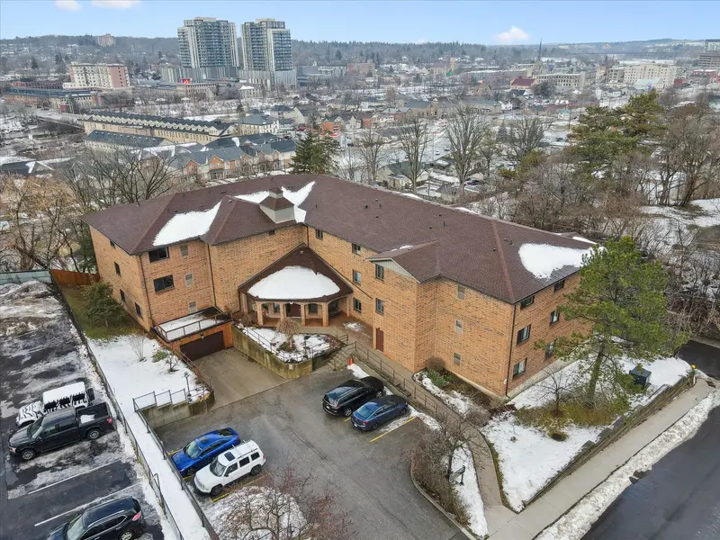 4 Albert ST #206, Cambridge, ON N1R 3M4