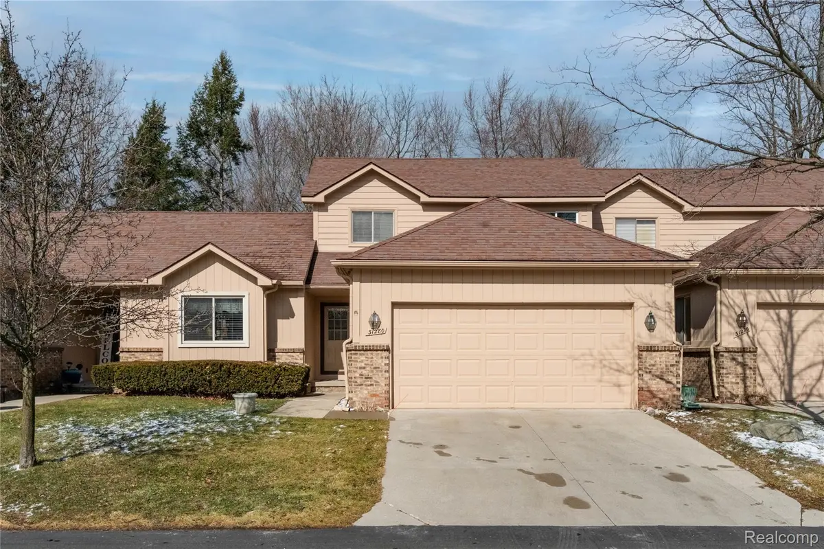 31280 Misty Pines DR, Farmington Hills, MI 48336
