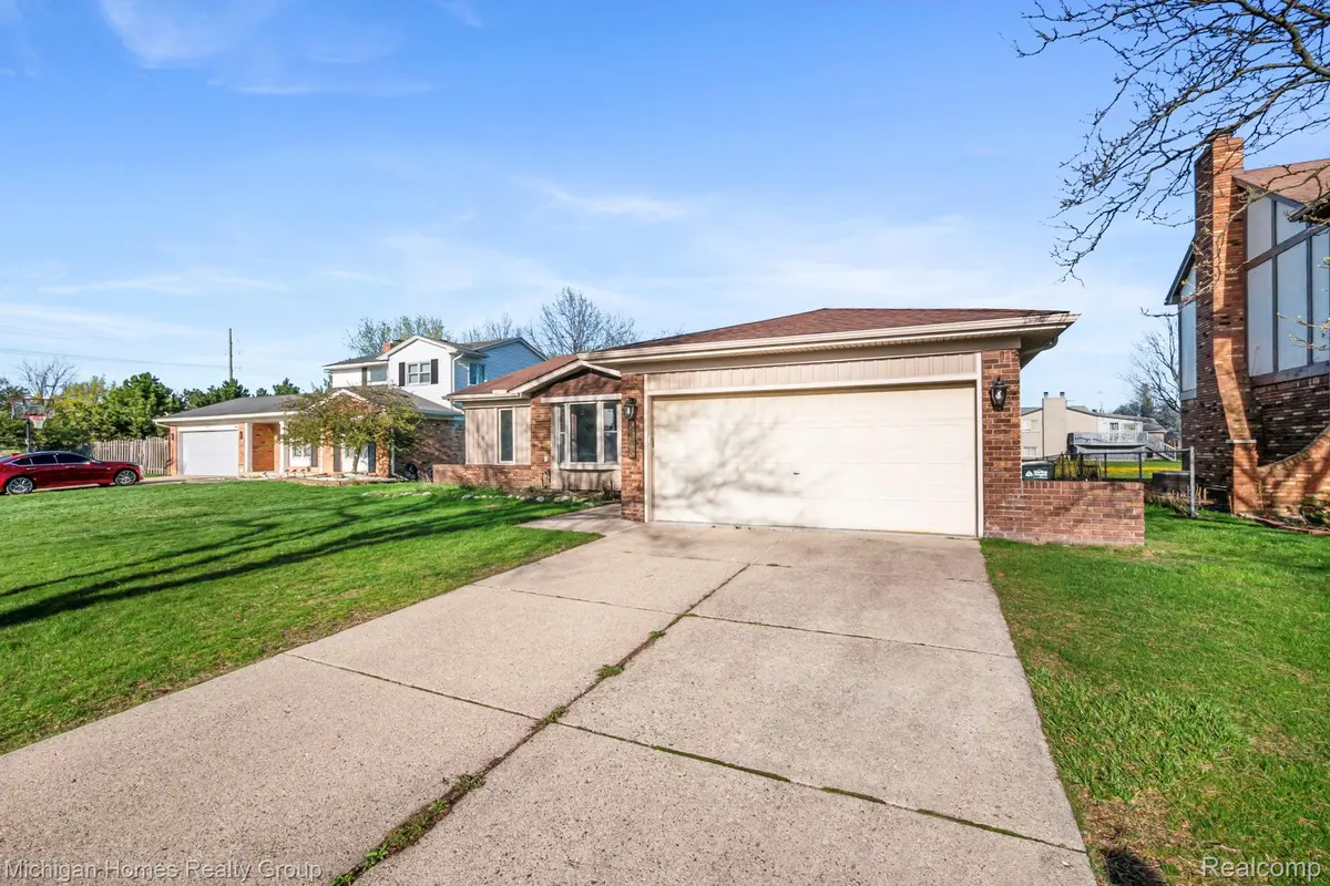 38966 Mount Kisco DR, Sterling Heights, MI 48310