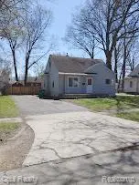 33511 Pierce ST, Garden City, MI 48135