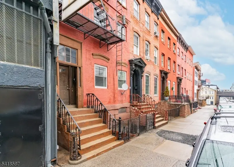 5 Elm St #3, Newark City, NJ 07102