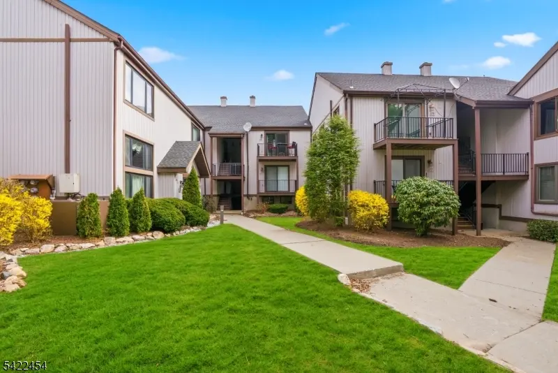 15276 Aspen Ct #276, Stanhope Boro, NJ 07874