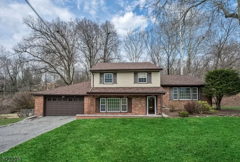 9 Oxford Dr, Livingston Twp., NJ 07039