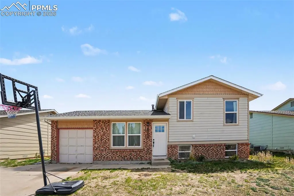 6711 Noble ST, Colorado Springs, CO 80915