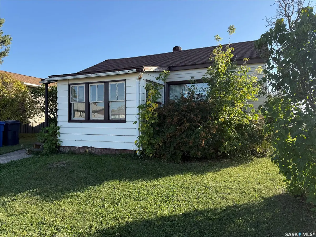 573 4th AVENUE W, Melville, SK S0A 2P0