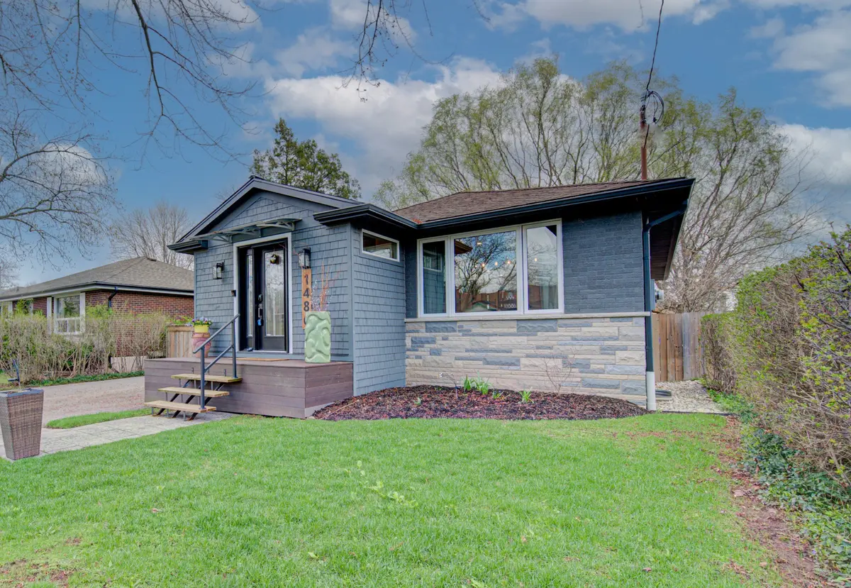 1486 Augustine DR, Burlington, ON L7P 2N2