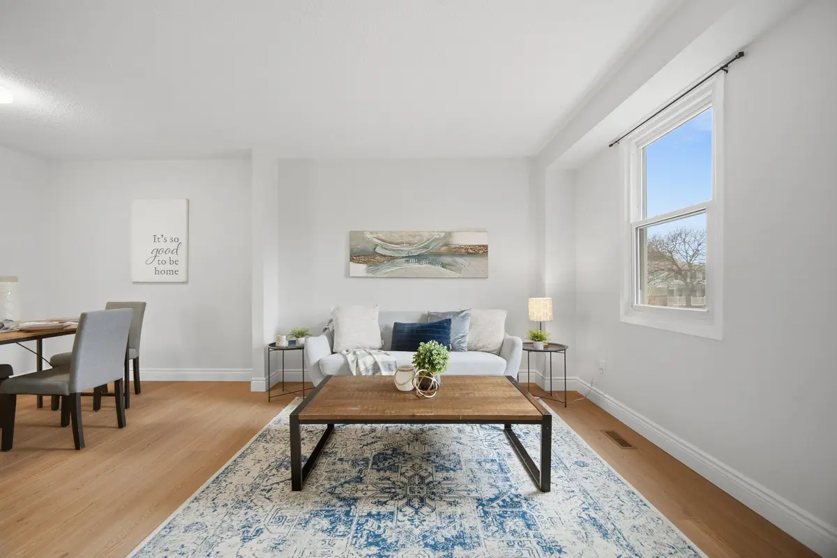 7340 Copenhagen RD #10, Mississauga, ON L5N 2S5